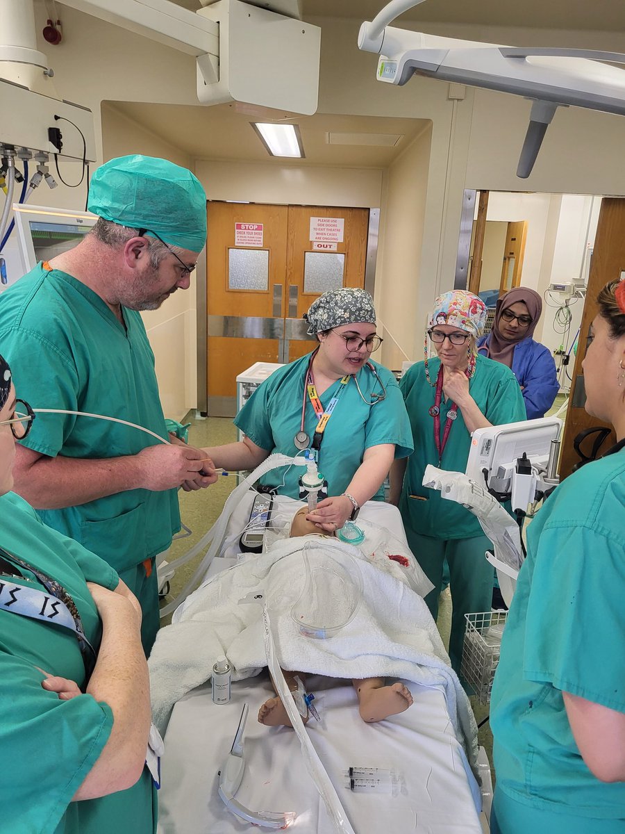 ShazCassidy's tweet photo. What a start to the day, well done Periop team!! Paediatric difficult airway, complicated by airway soiling: moving through the DAS Guidlines APA1 &amp; 2. IPE Perioperative Sim in full swing this morning. High stakes 🩺💉 #IPESim #DAS #HALO https://t.co/Ppjzx49y4p