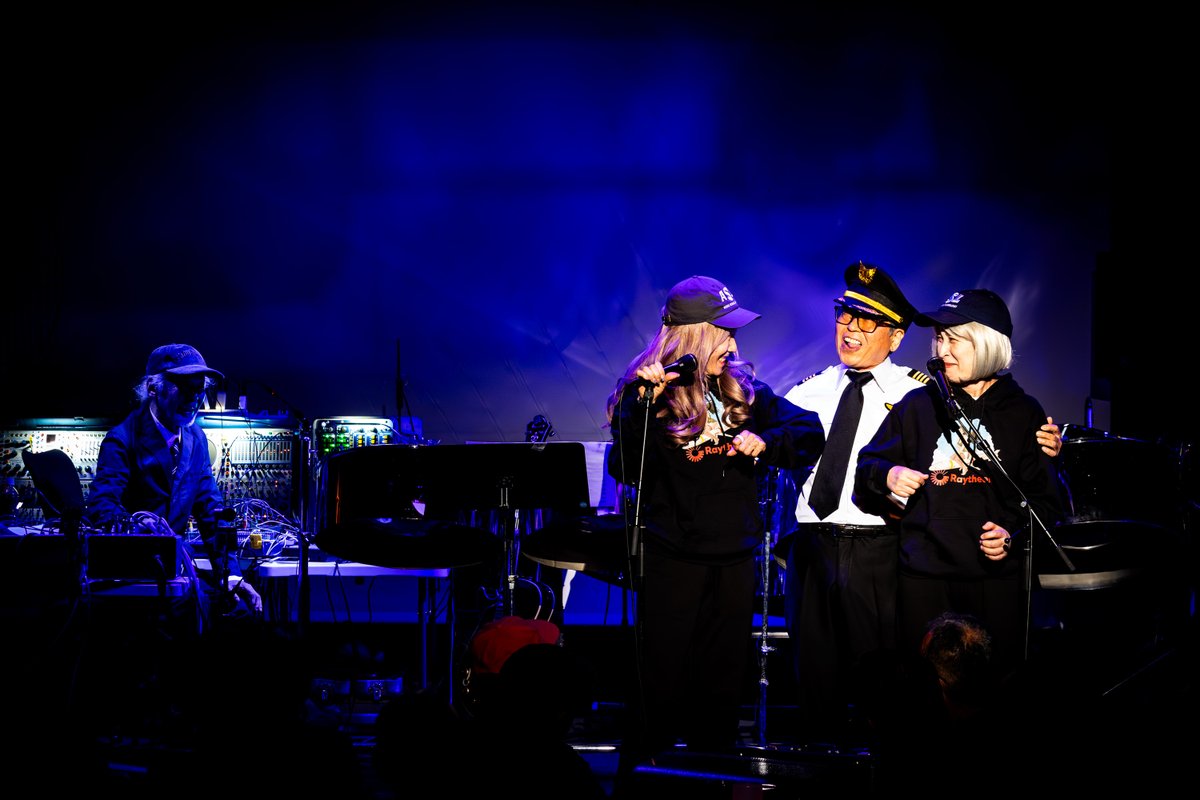 asl_report's tweet photo. 【 ASL リポート INFO 】ヤン富田 ASL SHOWCASE LIVE AT BLUE NOTE TOKYO, 2026.4.20公演のフォトアルバム及びセットリストを公開しました。https://t.co/0ULv2I74o9 https://t.co/3yJdu5SVcJ
