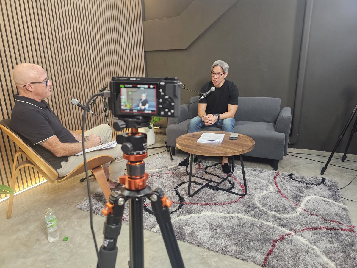 ShareRingGlobal's tweet photo. Not just your average podcast conversation. @RohanLePage and @Bi_Ariya are really getting down to the nitty gritty in Bangkok yesterday. #DigitalID #DigitalMe #Private #Secure #Verified #ShareRingThailand  https://t.co/YyVxAQZmYy https://t.co/FBL94VFN1r