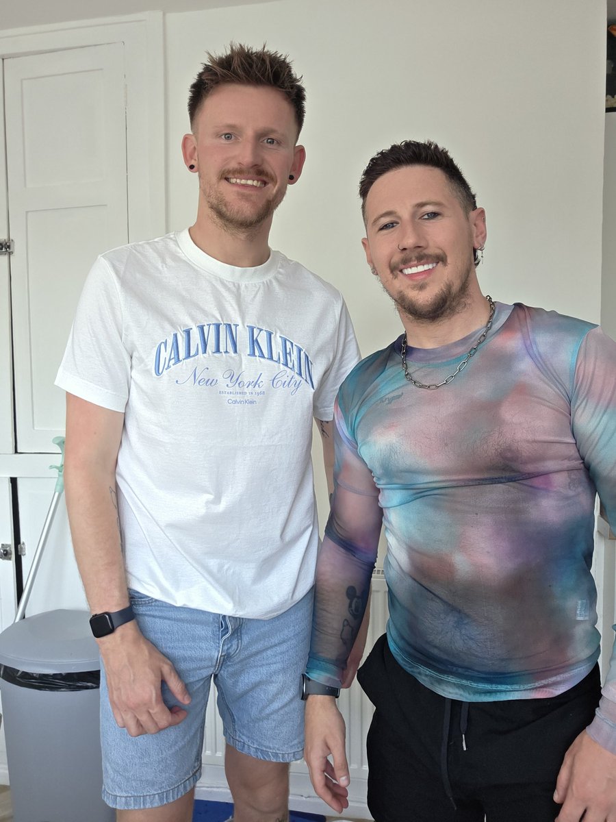 gaynaughtywelsh tweet media