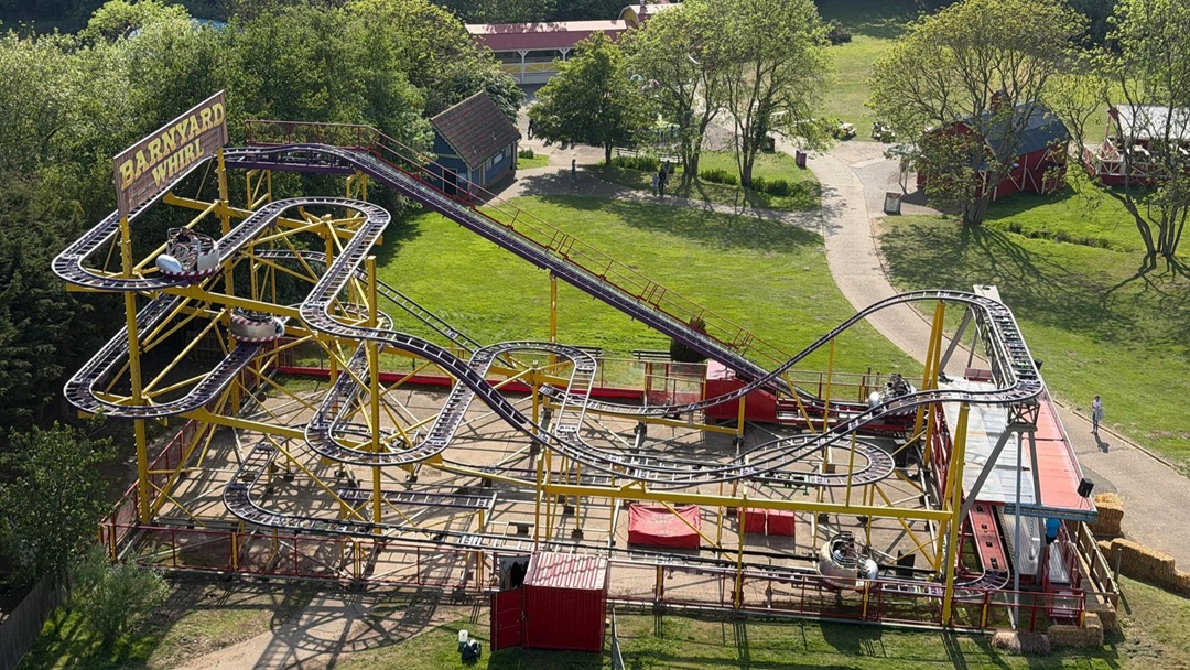 ThemeParksUK's tweet photo. New Spinning Coaster Barnyard Whirl Opens at Pleasurewood Hills: https://t.co/a5Zw82S1XX https://t.co/2AdMIaQux8
