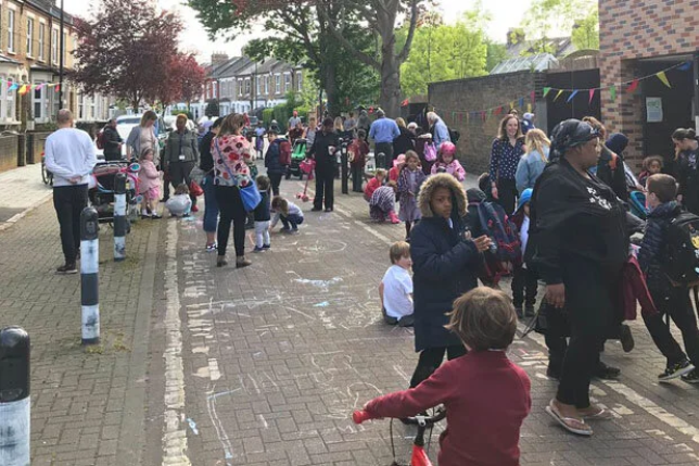 willnorman's tweet photo. We'll make our streets safer with hundreds of new pedestrian crossings, 200 more schools streets, safer speed limits, cc-tv at bus stops, tackling pavement clutter like e-bikes &amp; signage - and so much more. https://t.co/Zs4NMm5wlF