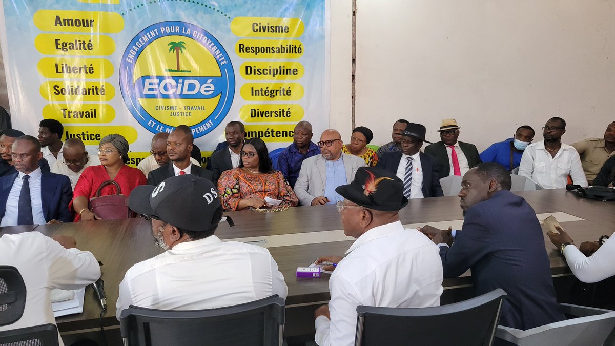 JosephEdeba's tweet photo. 📢Face au projet dangereux de déverrouillage constitutionnel destiné à ouvrir la voie au pouvoir à vie,opposons ce #03juin la force du silence et de la résistance citoyenne.

Ville morte,calme total,mobilisat⁰ générale.

@fatshi13 ne peut confisquer l’avenir du peuple #congolais https://t.co/OgPCXEQ3kS