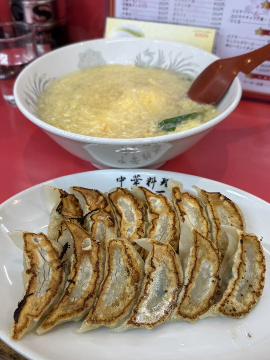 JR桜ノ宮のからすぐの ド派手な外観の【中華料理 大王】 とろとろで塩