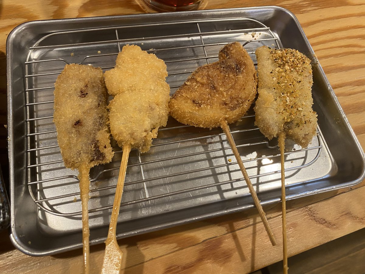 0ka_joke's tweet photo. 100億年ぶりの馬刺しと串カツありがとう
ずっとダイアン津田のテンションの店員さんがいてめっちゃ気になる https://t.co/nbYbmPGjOc