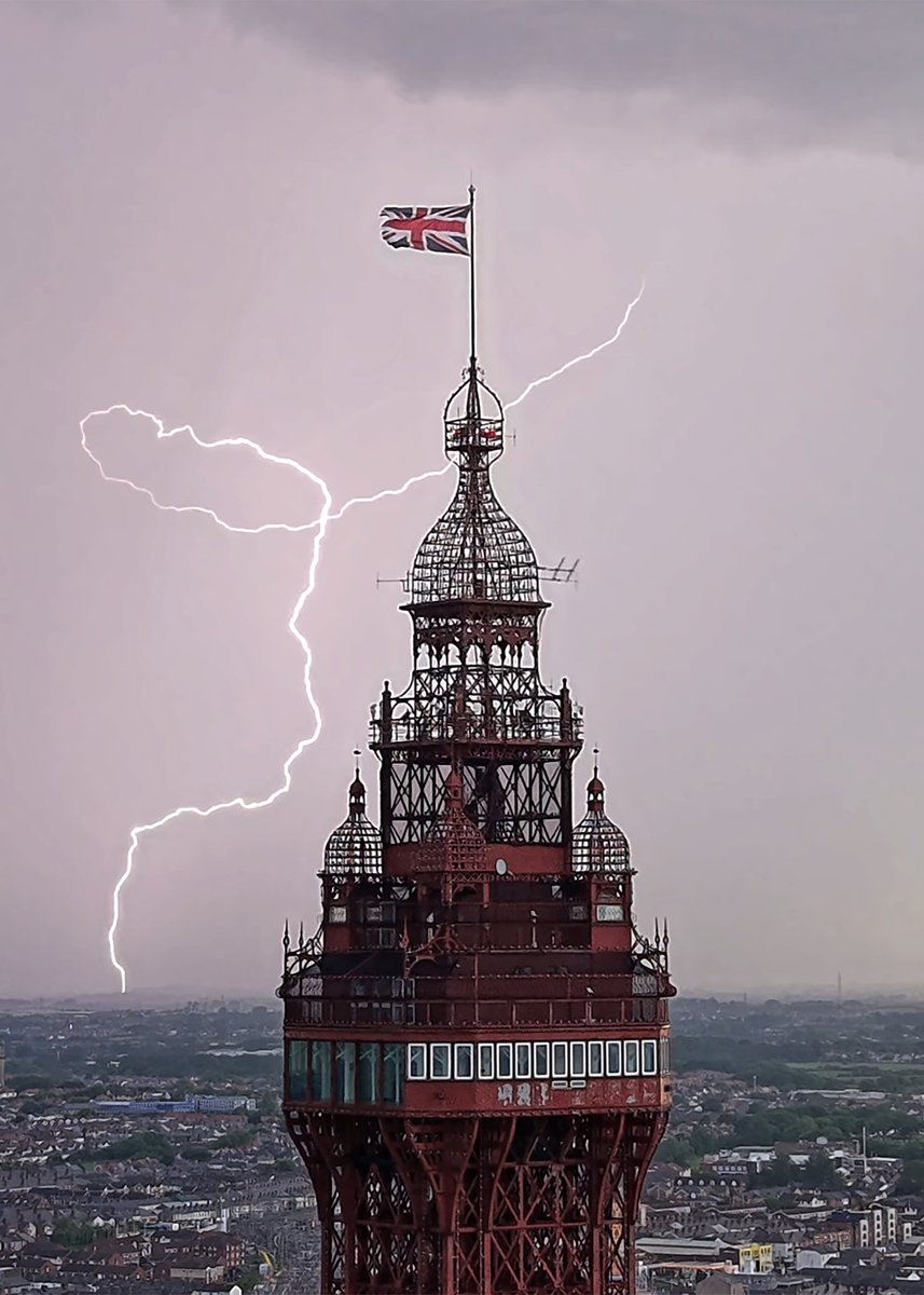 visitBlackpool's tweet photo. Wow, that was a thunderstorm and a half in the early hours of the morning! 🌩️

📷 Dave Nelson Photography https://t.co/GbqIi47VSy