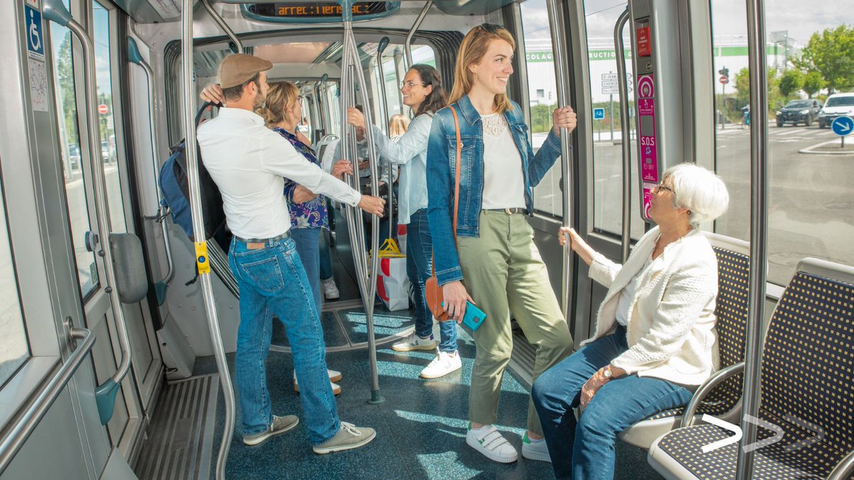 groupekeolis's tweet photo. [#News] #Keolis dévoile une étude #Keoscopie internationale inédite menée avec @TolunaCorporate auprès de 8 000 habitants dans 11 pays. Si les attentes fondamentales convergent, les usages de la #mobilité restent profondément ancrés dans les réalités locales et les nouveaux rythmes de vie. 👉 https://t.co/8iWZbEEr6k