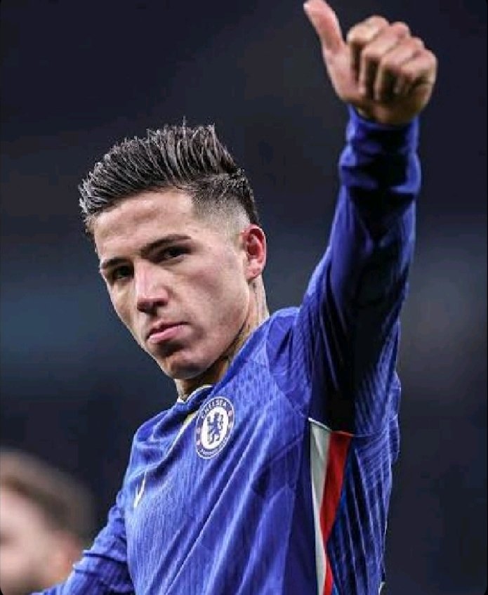 korna25's tweet photo. 🚨 ✅BREAKING: Enzo Fernandez wants to leave Chelsea this summer. Chelsea want to keep him ideally but would sell for £120m. Real Madrid keen. (via @alex_crook / @JacobsBen) https://t.co/CreQpI1ikP