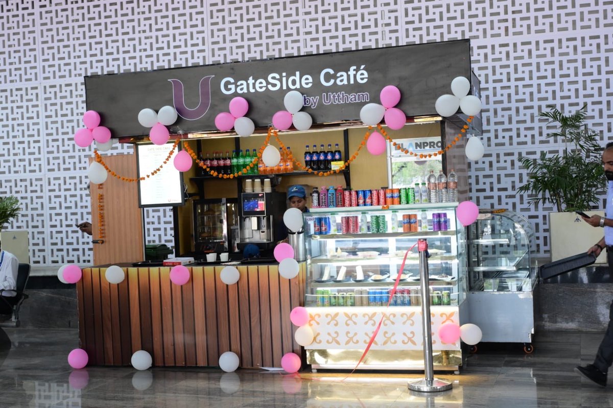 aaibplairport's tweet photo. राजा भोज एयरपोर्ट, भोपाल पर दिनांक 27.05.2026 को एक नए F&amp;B आउटलेट “Gateside Cafe” का शुभारंभ, विमानपत्तन निदेशक श्री रामजी अवस्थी एवं कमांडेंट CISF श्री अतुल भनोत्रा की उपस्थिति में किया गया। ✈️
@MoCA_GoI @vipinkumarIAS @AAI_Official @aairedwr https://t.co/WyPFUQFkH3