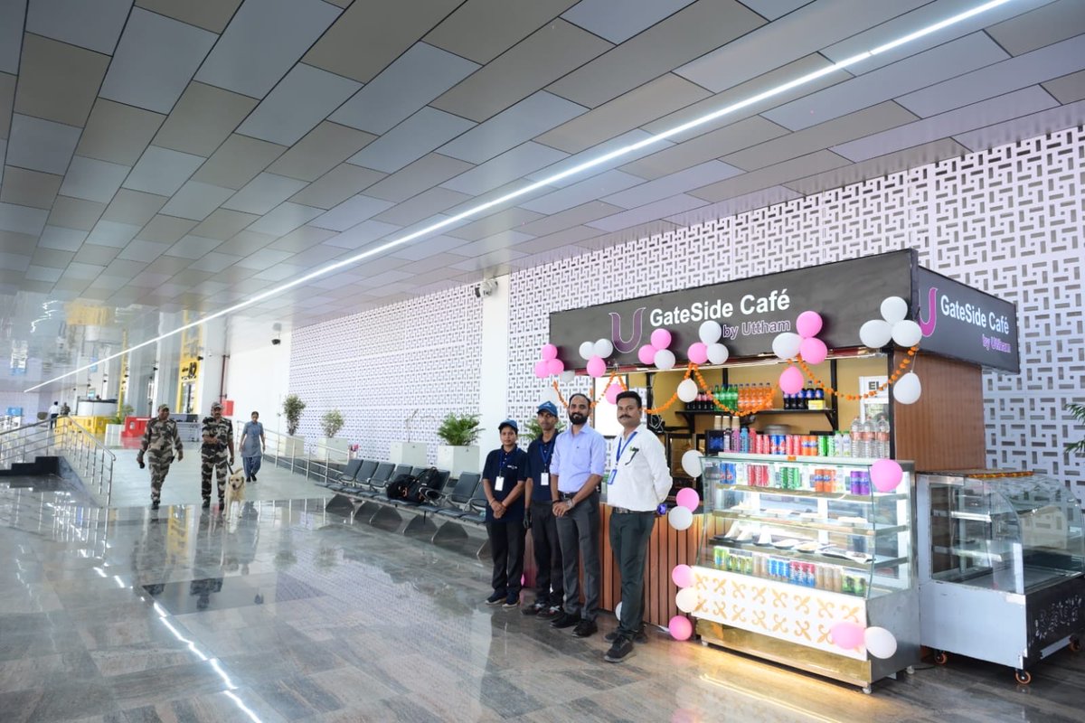 aaibplairport's tweet photo. यह आउटलेट नवीन आगमन हॉल के सामने, लोअर ग्राउंड फ्लोर पर स्थित है। इसके माध्यम से यात्रियों, उनके साथ आने वाले अतिथियों एवं एयरपोर्ट स्टाफ को अतिरिक्त स्नैक्स एवं पेय पदार्थों की सुविधा उपलब्ध होगी। @aairedwr https://t.co/firzmcLJr3