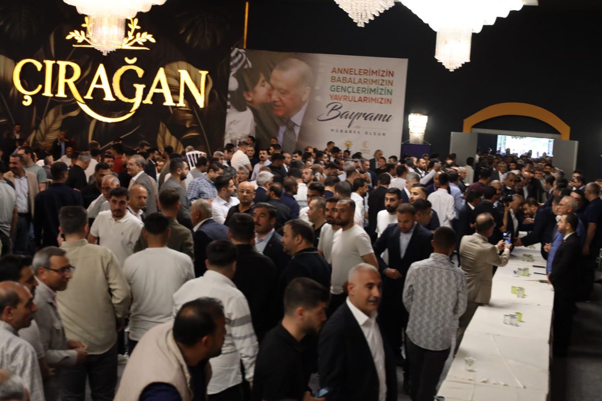 ElgunSuleyman's tweet photo. 📍 AK Parti Şanlıurfa Bayramlaşma Programı

İl Başkanımız, Milletvekillerimiz, MKYK Üyelerimiz, Belediye Başkanlarımız ve dava arkadaşlarımızla birlikte; Şanlıurfa’mızın şanına yakışır bir coşkuyla Bayramlaşma Programımız başladı.

Rabbim birlik, beraberlik ve kardeşliğimizi daim eylesin.

Gönül köprüleri kurmaya, ilk günkü aşkla #Eyyübiye’miz ve  #Şanlıurfa’mız için omuz omuza yürümeye devam edeceğiz.

#SüleymanElgün #AkEyyübiye #Eyyübiye #MilletimizleYolumuzBir

@RTErdogan @Akparti @abuyukgumus @hakanaksu058 @farukaytek @mustafaelitas @acarfaruka @Ziverozdemir @milhamigunbegi @bybekirbozdag @AEminOnenOfis @ProfDrDusak @CYAZMAC @malicevheri @ibrahimeyyupogl @HikmetBasak_63 @av_mfaruk @SalihAldeniz5 @Serkankrmz63 @SbrKnk @ihalilesiyok