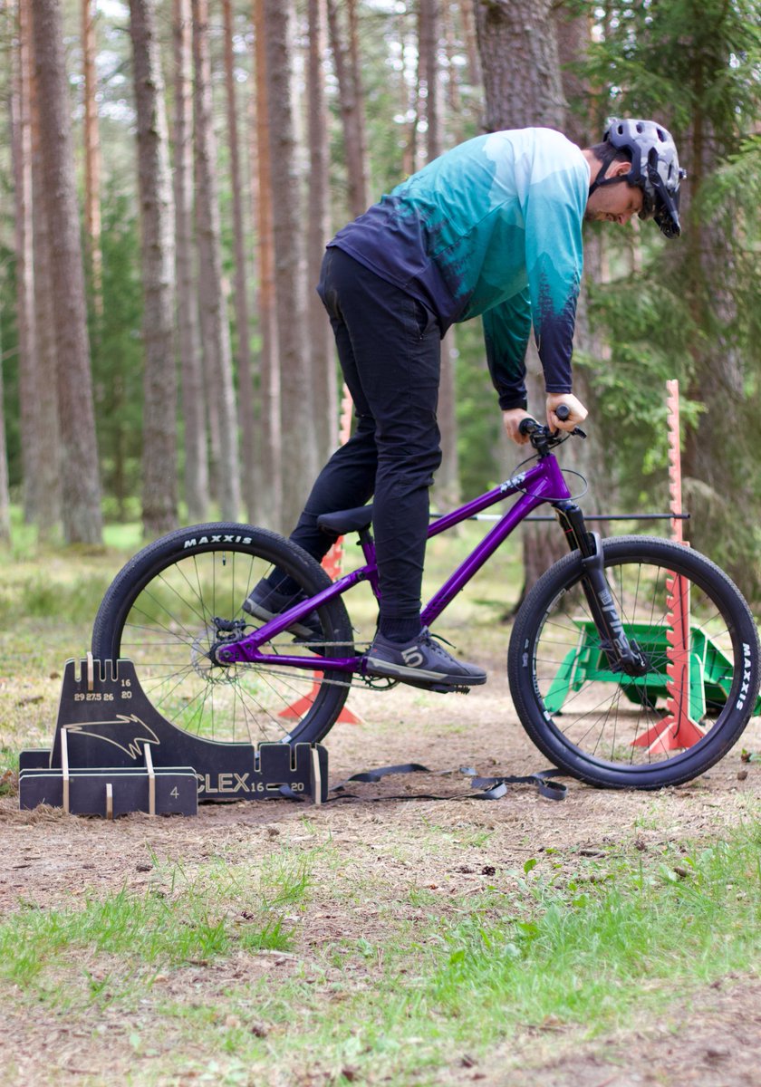 Byclex1's tweet photo. The Progression Lab bundle ⚙️🌲

Balance on the Manual Trainer, pop off the Prime ramp, and track your vertical limit on the Hop'o'meter. Engineered for MTB, E-MTB, BMX, and Dirt Jumpers to build muscle memory right from home.

#mtbtraining #sendit #byclex #emtb #ramp https://t.co/pgzieCOW05