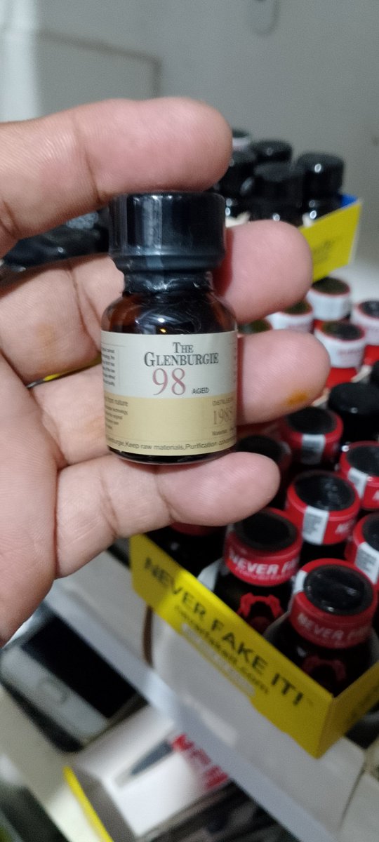 chukchaki's tweet photo. Dlvry ordered poppers aroma oil essential to Bel Air Sta.Rosa Laguna https://t.co/mtJ5MepXDv