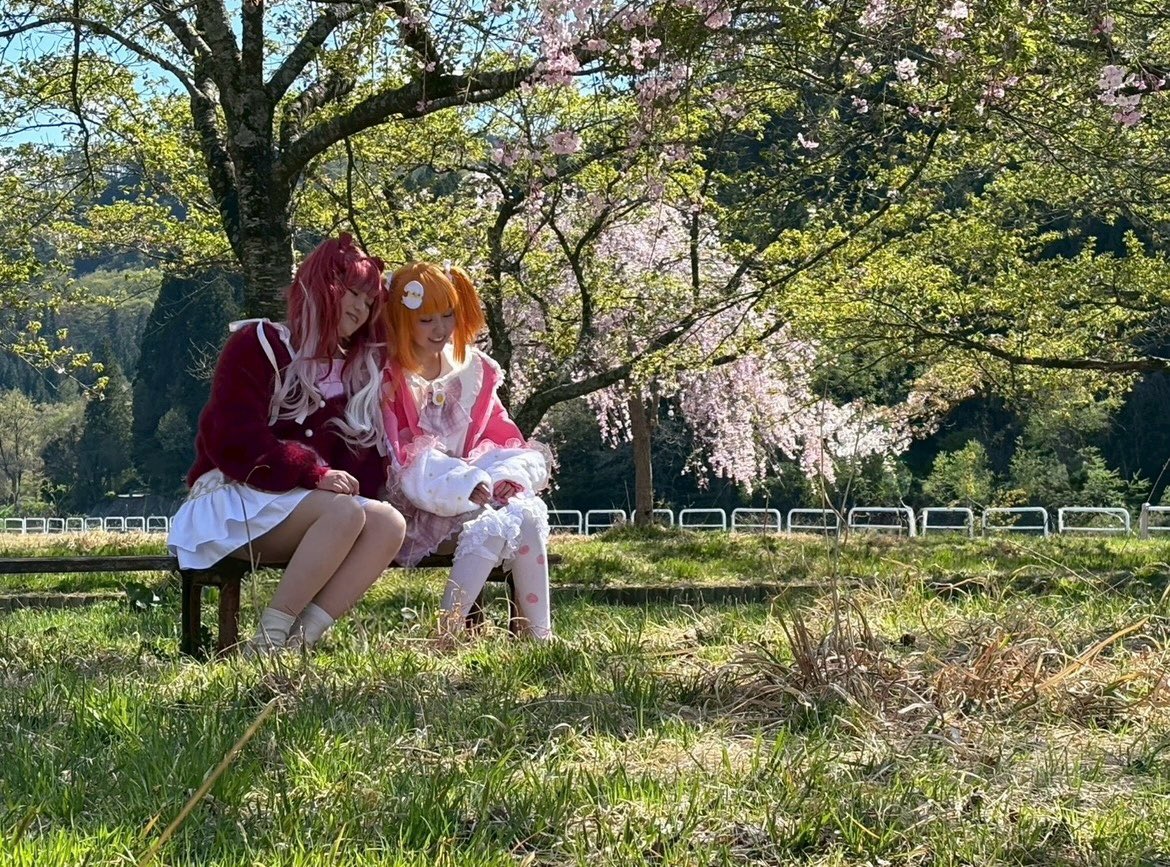 hinagiku746's tweet photo. ⚠️🌈🕒cos

    「 「 のんびり〜_(´˘｀_)⌒)_  」」

 #笑EMIコス
🍰🧁@1_5ui2 
📸@remon_061 https://t.co/AmqvQqQu7P