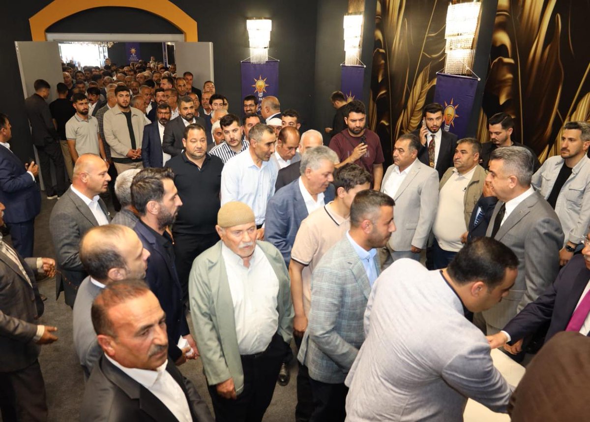 EyyubiyeAkParti's tweet photo. 📍 AK Parti Şanlıurfa Bayramlaşma Programı

İl Başkanlığımızın düzenlediği geleneksel Bayramlaşma Programına Eyyübiye İlçe Teşkilatımızla birlikte katılım sağladık.

İl Başkanımız, Milletvekillerimiz, Belediye Başkanlarımız ve kıymetli hemşehrilerimizle bayramın bereketini ve kardeşlik ruhunu paylaşıyoruz.

Rabbim birliğimizi, beraberliğimizi muhafaza eylesin.

Bayramımız mübarek olsun.

#SüleymanElgün #AkEyyübiye #Eyyübiye #MilletimizleYolumuzBir

@RTErdogan @Akparti @abuyukgumus @hakanaksu058 @farukaytek @mustafaelitas @acarfaruka @Ziverozdemir @milhamigunbegi @bybekirbozdag @AEminOnenOfis @ProfDrDusak @CYAZMAC @malicevheri @ibrahimeyyupogl @HikmetBasak_63 @av_mfaruk @ElgunSuleyman @SalihAldeniz5 @Serkankrmz63 @SbrKnk @ihalilesiyok