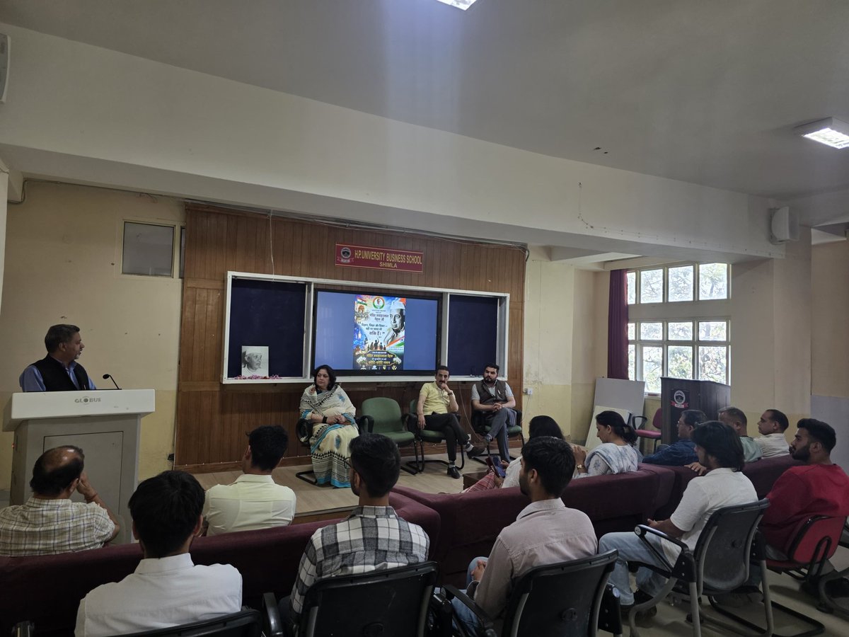 RGSCIndia's tweet photo. आधुनिक भारत के निर्माता, लोकतांत्रिक व्यवस्था के सशक्त आधार स्तंभ,वैज्ञानिक सोच, शिक्षा और संवैधानिक मूल्यों के प्रतीक भारत रत्न पंडित जवाहरलाल नेहरू की पुण्यतिथि पर हिमाचल प्रदेश विश्वविद्यालय में उन्हें श्रद्धांजलि दी गई |

इस अवसर पर नेहरू जी के लोकतांत्रिक दृष्टिकोण, समाजवाद,वैज्ञानिक चेतना और समावेशी भारत के निर्माण में उनके ऐतिहासिक योगदान को याद करते हुए उस पर विस्तृत चर्चा की गई |

कार्यक्रम में राज्य कोर्डिनेटर RGSC श्यामलाल कौशल जी, Co.Coordinator भवानी जी,Co.Coordinator शालिनी कश्मीरिया जी, राज्य छात्र प्रमुख यासीन बट्ट, सहायक आचार्य शमशेर राठौर, रज़िया सुल्तान, मीरा जी सहित गैर-शिक्षक वर्ग के अध्यक्ष राजेश जी, प्रेम प्रकाश नेगी, देविंदर सहित शोधार्थी कमल, सतीश,निशांत, दीपक, पुनीत, वैभव सहित विभिन्न छात्र साथी उपस्थित रहे।