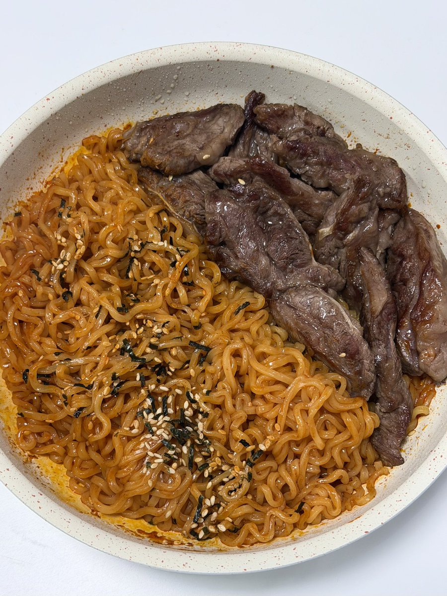 두밥이 tweet media
