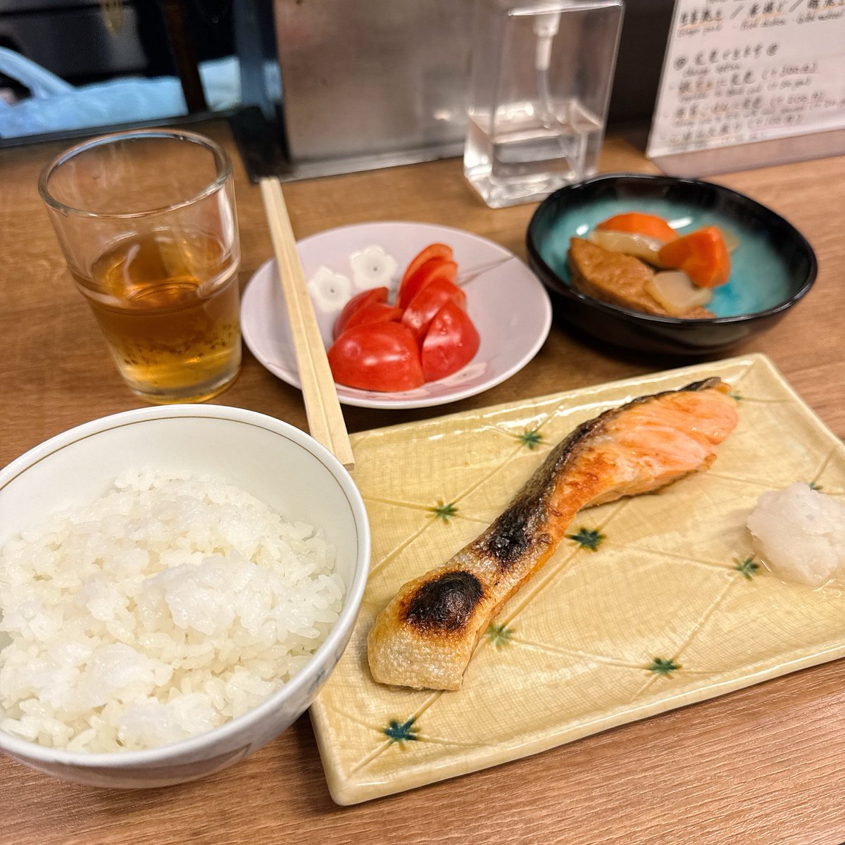 sleep_soup's tweet photo. ひょっとこさんでランチ！聖地巡礼🥳歌舞伎町でこんなに美味しいご飯を食べられるなんて嬉しい☺️小鉢も鮭も美味しかったけど、お米が本当に美味しくてビックリ🌾お店の方にも良くして頂きました🙏
場所を移動してお茶①（小網神社の授与品と共に🐉）さらに移動してお茶②
先行物販が無かったので🫖三昧 https://t.co/Ymp1nGJsLd