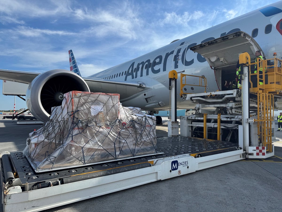 FlyUsGroup's tweet photo. American Airlines' direct Budapest - Philadelphia service is up and running! 🇭🇺

BUD → PHL (AA97)
B787-8
Daily departures at 10:05 | Arrival 13:30 (PHL local time)

Contact:
T: +36 1 2968036
E: cargosales.bud@flyus.aero

#FlyUs #AirCargo #AmericanAirlines https://t.co/RP88J0Mqiq