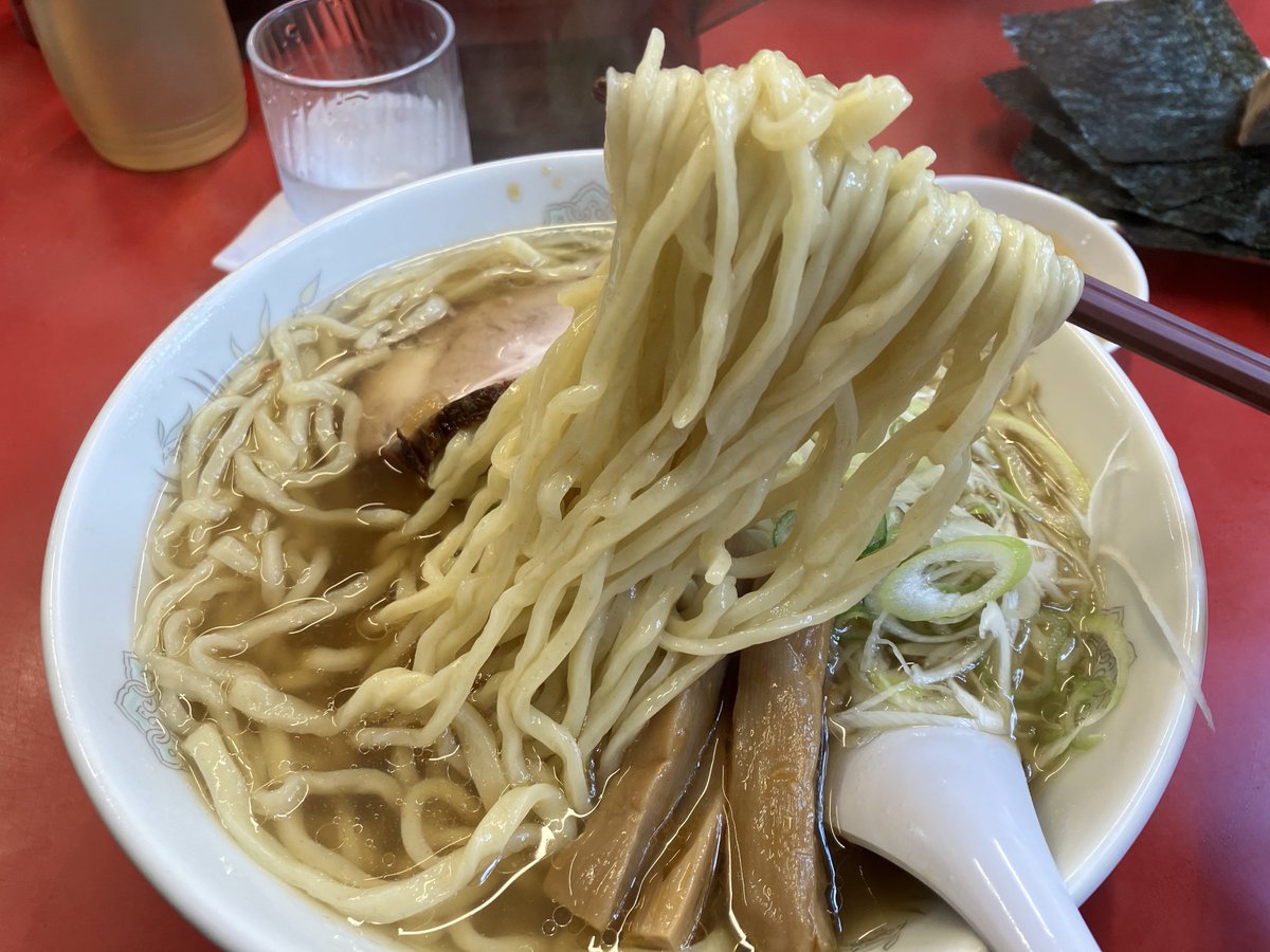obasan_ramen's tweet photo. 一品香　城東店
ラーメン（大）・ねぎ・餃子
お土産生餃子4人前

一品香のラーメン餃子って
やっぱりとっても美味しい✨
活気ある接客に、広い駐車場
外待ちに扇風機と屋根
友達がお土産用に保冷バッグ買ったら
安価なのに保冷氷入ってた🌞

夕飯もお土産餃子焼けばご馳走だから楽！
ご馳走様でした🌝 https://t.co/zFSV8MNZNX