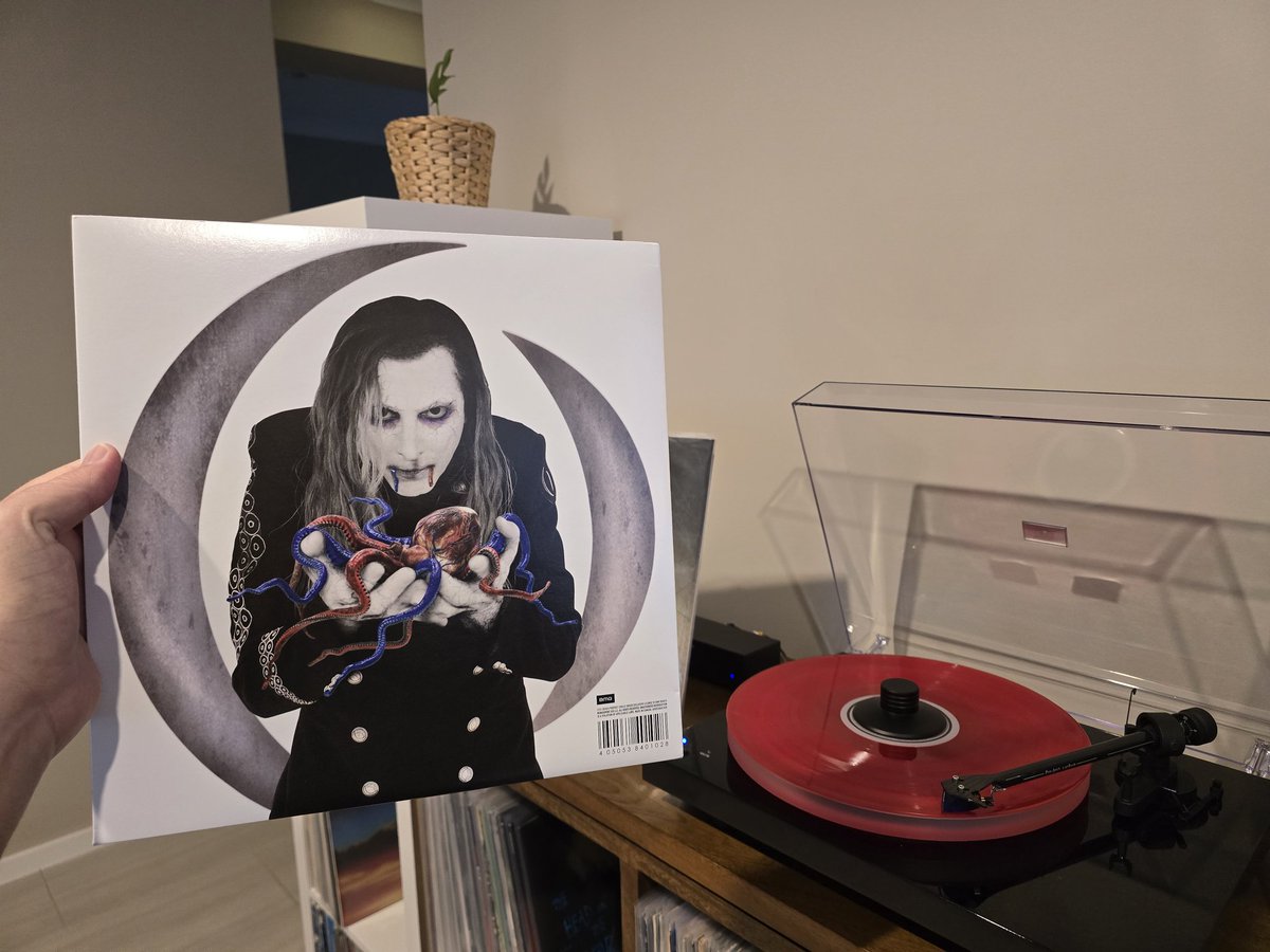 dabump's tweet photo. #OnTheTurntableTonight - A Perfect Circle - Eat the elephant @aperfectcircle https://t.co/GzTBNtGU69
