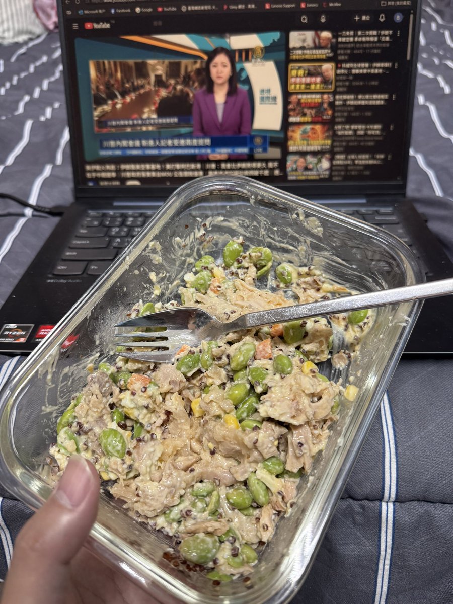 kobe1981k's tweet photo. 全聯的藜麥毛豆、蛋沙拉、雞胸肉絲
吃一餐可以飽一天 https://t.co/HOJsmaaf7F