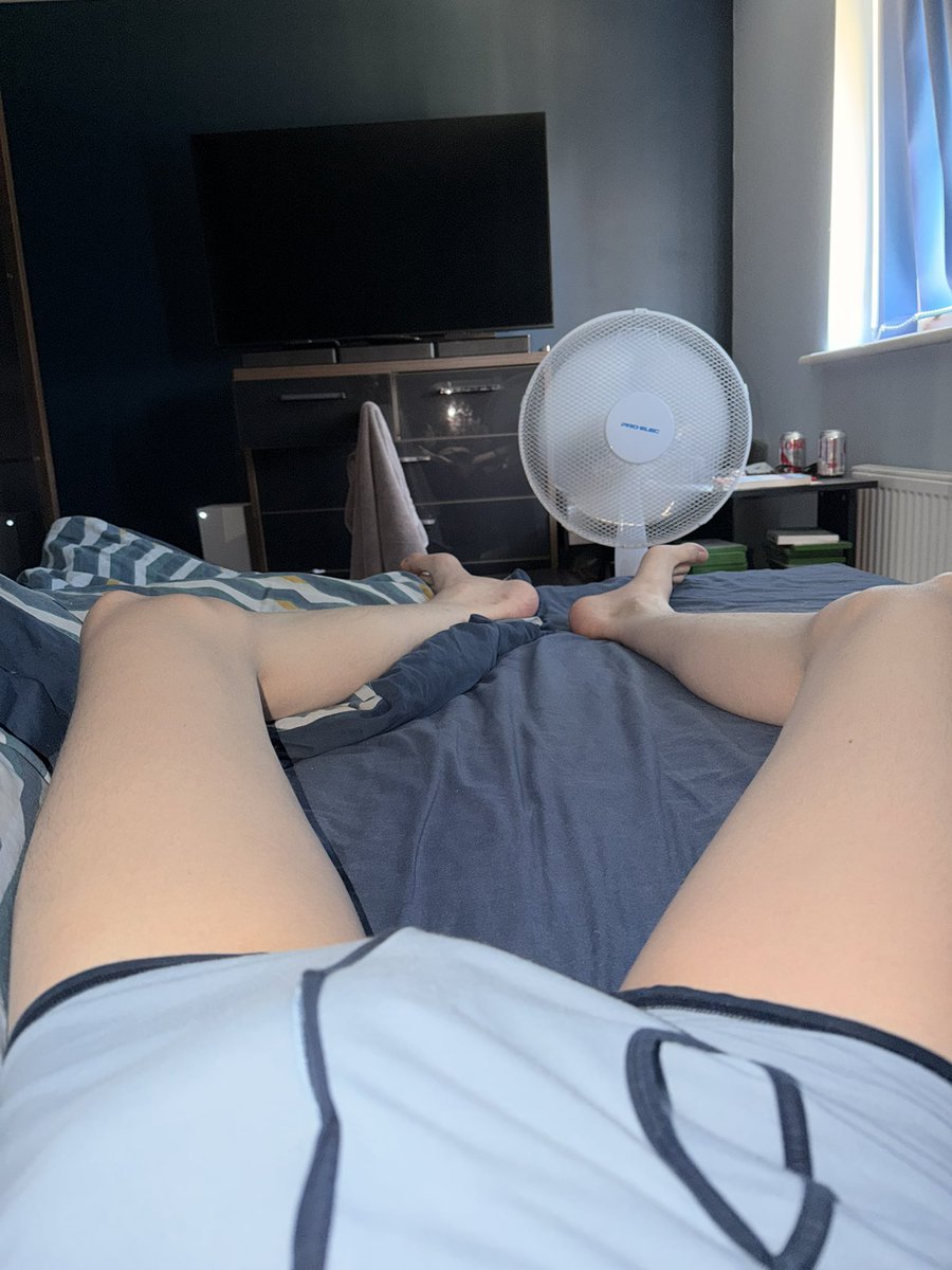 tallboy1998's tweet photo. What boy gonna come worship my morning legs and feet https://t.co/1ecIW4cUB0