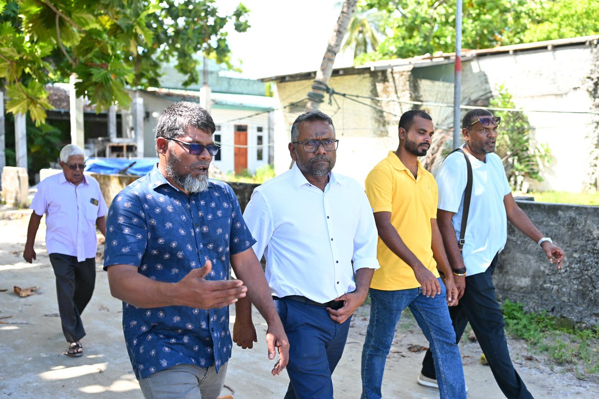 aliahadahmed_'s tweet photo. ލޯތްބަކީ ފައިސާއިން ނުވަތަ ގަދަބާރުން ހޯދޭނެ އެއްޗެއް ނޫނެވެ. އެއީ ހިތްހެޔޮކަމާއި އޯގާތެރިކަމުން ލިބޭ އެއްޗެކެވެ. ދަރަބޫދޫގައި އެމް.ޑީ.ޕީ ގެ ދިދަ ނެގުމުގެ ރަސްމިއްޔާތުން ފެނިގެންދިޔައީ ރައީސް ނަޝީދާއި ފައްޔާޒް އިސްމާޢީލަށް ރައްޔިތުންގެ ހިތްތަކުގައި އޮތް ލޯތްބާއި އިޙްތިރާމެވެ. މިފަދަ އިޚްލާޞްތެރިކަން އެންމެންވެސް ބަލައިގަންނާނެއެވެ.
@faya_i @MohamedNasheed 

އެމް.ޑީ.ޕީ ޗެއާސަންކަމަށް
މުޙަންމަދު ނަޝީދު (އަންނި) 1️⃣✅

#BoduBadhalu
#VoteAnni
#AnniForChair
#KeehveAnni