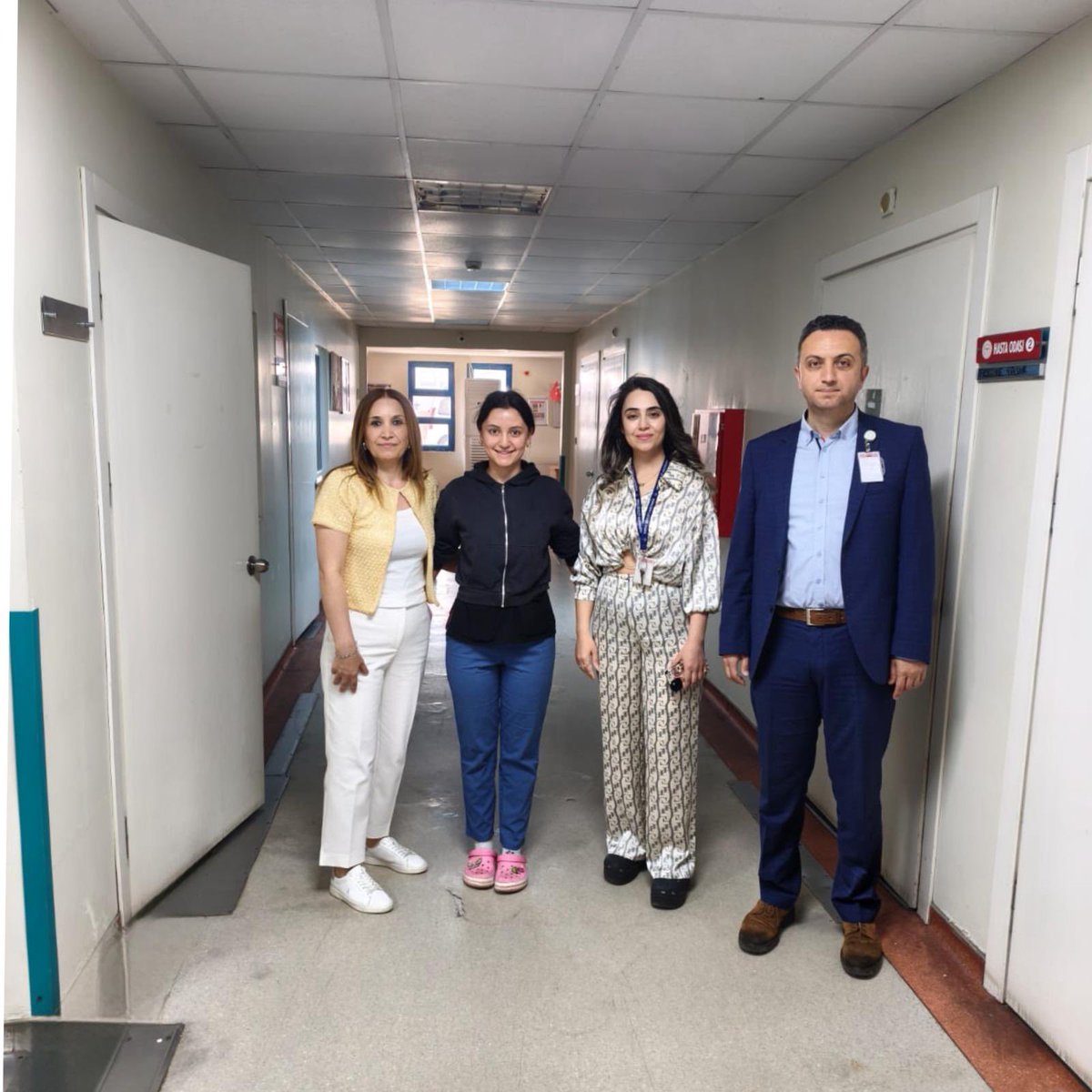 ordudh's tweet photo. Kurban Bayramı vesilesiyle hastanemiz yöneticileri, görevleri başındaki çalışma arkadaşlarımızla bayramlaşarak bayramın birlik, beraberlk ve dayanışma ruhunu paylaştı.Tüm personelimzin ve vatandaşlarımızın Kurban Bayramı’nı kutlar, sağlık, huzur ve bereket dolu bayramlar dileriz. https://t.co/h7UhvMyWDB