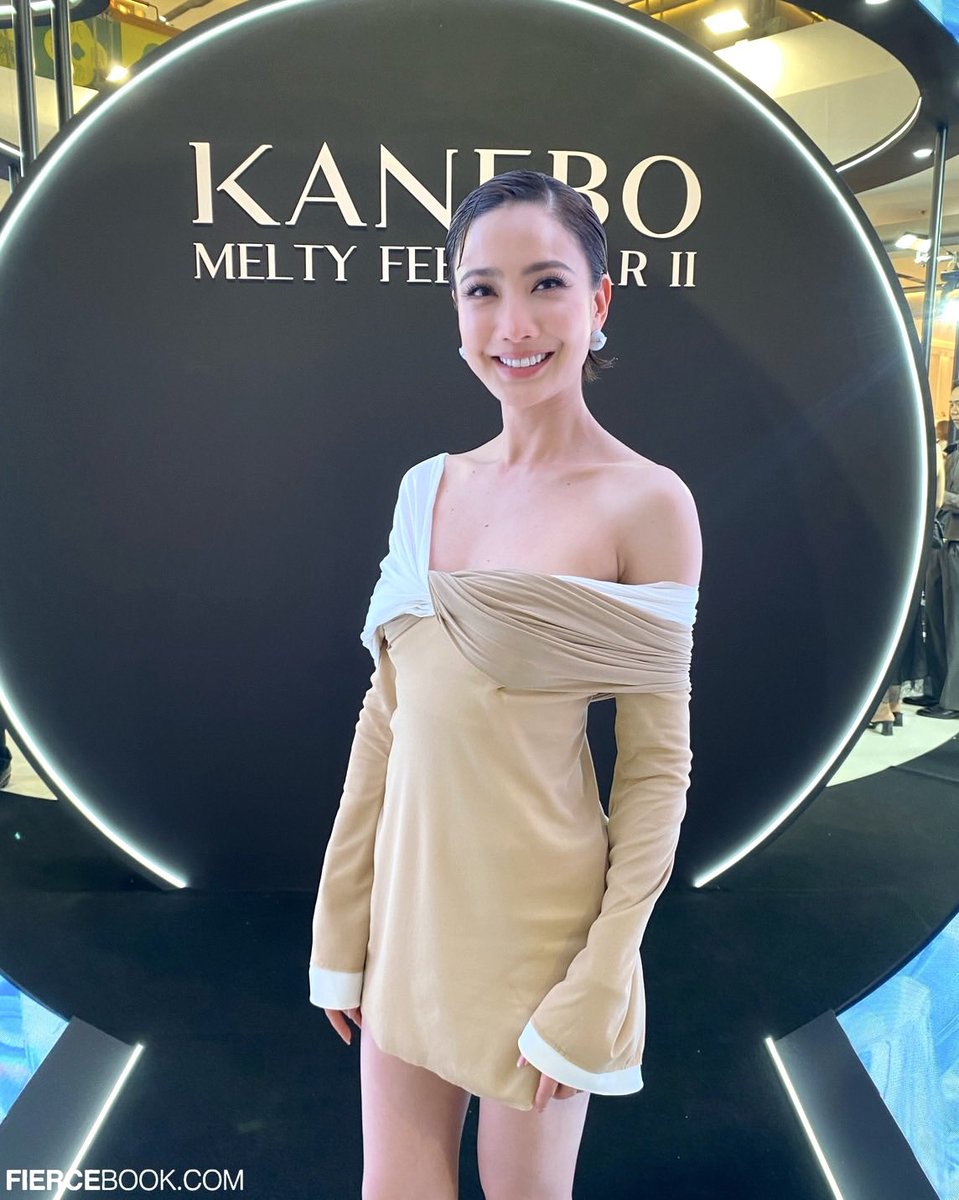 fiercebook_bkk's tweet photo. #แต้วณฐพร ในงาน #KANEBO จัดงาน “TOGETHER, WE MADE NO.1” เฉลิมฉลองความสำเร็จครั้งสำคัญของแป้งรองพื้น “MELTY FEEL WEAR II”คว้า 2 รางวัลการันตีอันดับ 1 แห่งปี 2026

#FiercelivebyJijie #KANEBOThailand #MeltyFeelWearII #IHOPEKANEBO #taewaew_natapohn https://t.co/xJcjlixZ5N