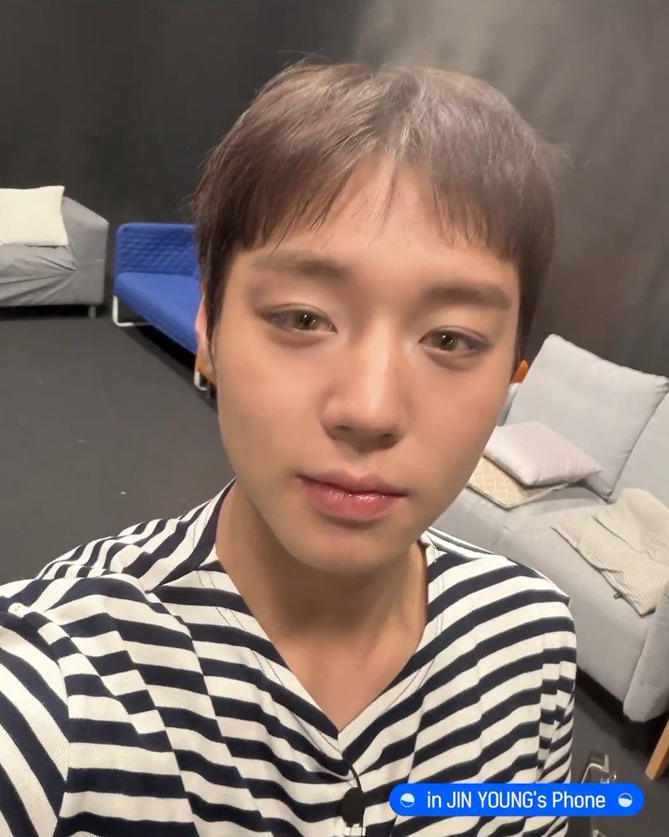 계절 tweet media