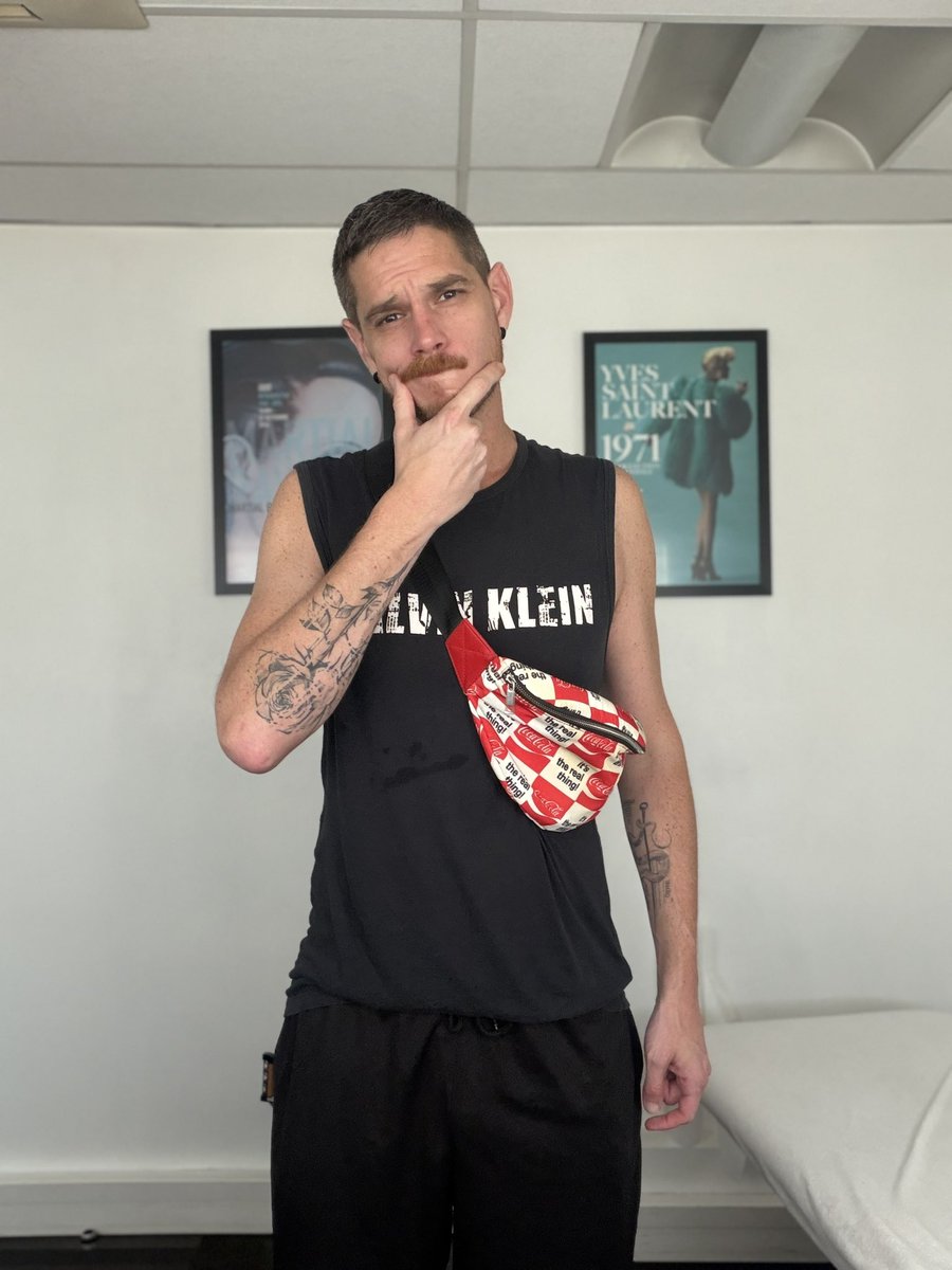 romainpost's tweet photo. Outfit for work? Fuck it it’s too hot https://t.co/noIwHunRFy