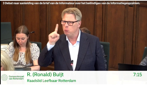 _prinsalexander's tweet photo. Oef. Heer Buijt, een van de zwakste wethouders in jaren, valt @Postma_Jeroen (PRO010) aan met coalitie-vormingen .. zoals zijn partij in 2022 ook te werk ging.

Kansloos en overduidelijke frustratie dat het rechts-extreme Leefbaar Rotterdam pijnlijk de 010-oppositie @college010 in gaat. 

^MM 

@openrotterdam @Havenloods @nrc @BBsociaal 

Video 45 minuten 28/5/2026

https://t.co/8k2XMkC10D