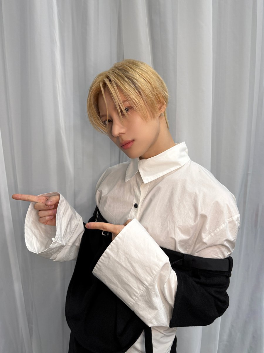 TAEMdoku's tweet photo. Who’s your bias? ໒꒱ ‧₊˚ https://t.co/z42AWBp2iX