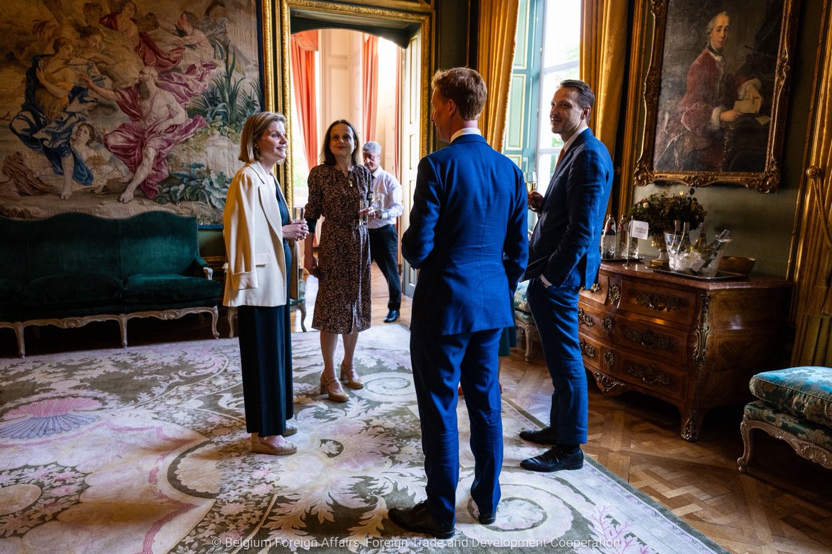 BelgiumDGE's tweet photo. 🇧🇪🤝🇳🇱🤝🇱🇺 𝗕𝗲𝗻𝗲𝗹𝘂𝘅 𝗰𝗼𝗼𝗽𝗲𝗿𝗮𝘁𝗶𝗼𝗻 is like a lifelong friendship: you can always count on it, but it needs energy to thrive.
Great to host my 🇳🇱 &amp; 🇱🇺 counterparts, @BeneluxUnion &amp; Coreper I ambassadors to align on EU files. Together, our voice is stronger. 🇪🇺 https://t.co/2q0KZDiw0U