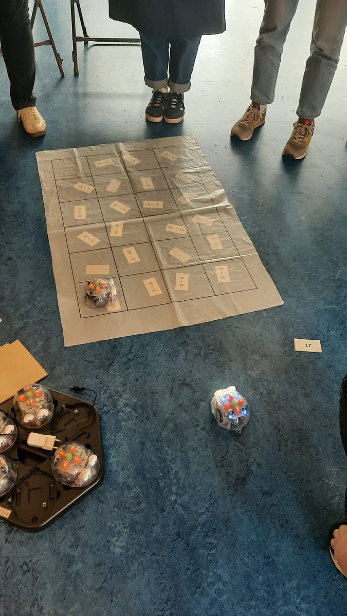Numerique92's tweet photo. 🔢🤖Plan maths et numérique à Rueil-Malmaison : des enseignants de cycle 2 se forment avec CPC et ERUN pour travailler les faits numériques via robot et applis.
Objectif en lien avec les programmes : mieux mémoriser pour mieux raisonner et résoudre des problèmes !
#PlanMaths https://t.co/nhAFvbe8FC