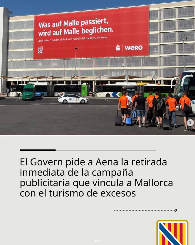 MarcelPich's tweet photo. "El que passi a Mallorca, en la llengua de Mallorca"

La Llei de Normalització Lingüística (Llei 3/1986) estableix que el català és la llengua pròpia de l’Administració i que la retolació pública s’ha de normalitzar en català (art. 6 i 14.3)

Vist a les xarxes del @goib ⬇️ https://t.co/s3LPPzktVs