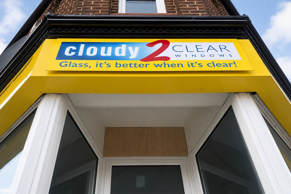 PoppySignsltd's tweet photo. 🏪 Cloudy2Clear shop signage

Full fascia signage and Contravision graphics installed for Cloudy2Clear in Southport, including illuminated trough lighting and stand-off lettering.

📞 Get in touch for a quote.

#ShopSignage #WindowGraphics #PoppySigns https://t.co/1kwGkkCcun