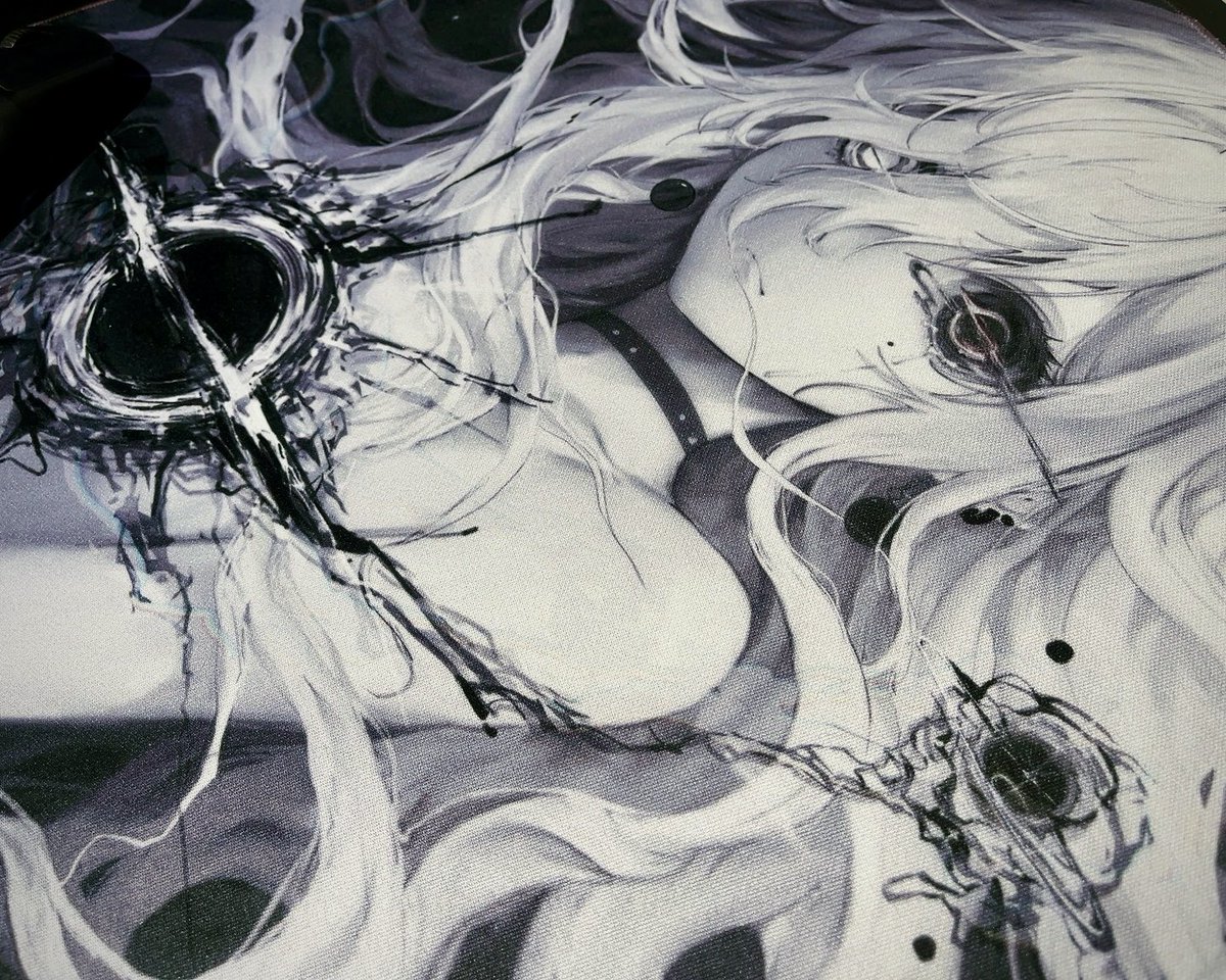 RqnmA's tweet photo. Nemvira BlackHole

クッション感のある4mm厚
遅すぎないコントロール系サーフェス
グリップ力の高いベース
心くすぐられる世界観のあるデザイン https://t.co/7s3glYywuX