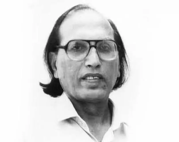 RajvRatna's tweet photo. चले गए बशीर बद्र...

चाँद सा मिस्रा अकेला है मिरे काग़ज़ पर,
छत पे आ जाओ मिरा शेर मुकम्मल कर दो। https://t.co/evr8aCxW84