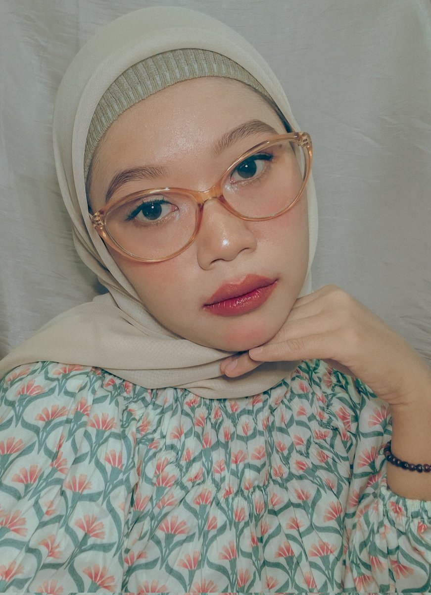 Nannantaa's tweet photo. Udah kelihatan 30 tahun belum ? 🤭 https://t.co/UygiOwhCQf