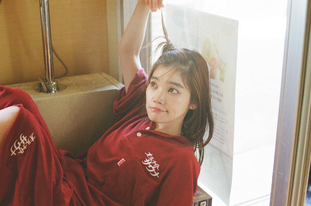 Chittiii_BiSH's tweet photo. 銭湯MODE Vol.10 ♨︎
登場させていただいております

私も愛用しているSAUVENIRと
Healthknitのコラボアイテムを
纏ってお風呂やお出かけに。
撮影シーンを切り取った
とても良い◎◎ステッカーの
プレゼントキャンペーンもあるよ✴︎
最高な館内着と合わせて
ゲットしてみてくださいな
合言葉を忘れずにっ！
ぜひ

https://t.co/80M7096HRa