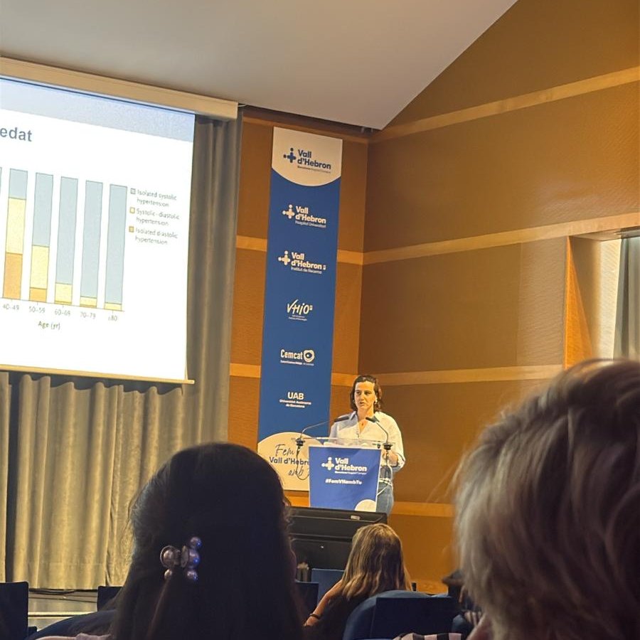 GeriatriaMar's tweet photo. @SCGiG En l'Update de #Geriatria @SCGiG a @vallhebron la Dra Anna Ibáñez i el Dr Enric Prats de @hospitaldelmar van fer un retorn de les actualitzacions del Congrés Europeu de Geriatria #EuGMS que es va celebrar a Reykjavík (Islàndia), on van poder anar gràcies a la beca Vicenç Mercadé https://t.co/by0hWEMwKj