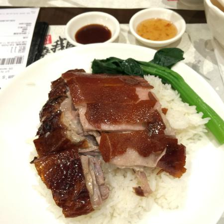 yuarecold's tweet photo. @Rei102rei 烧鹅乳猪饭
roast goose suckling pig rice https://t.co/h00ADJSfYM