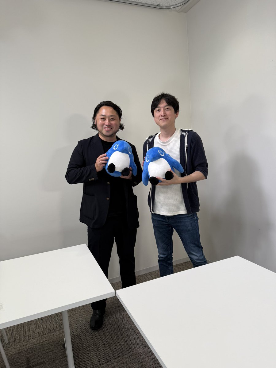 corp_conductor's tweet photo. freee本社に久しぶりに行ってAIテーマで動画撮影しました。素敵なスタジオで2時間くらい話しまくりましたが全く苦痛にならずで

オフィスに2人目のスイー君が…！ https://t.co/m18mWNlsf1