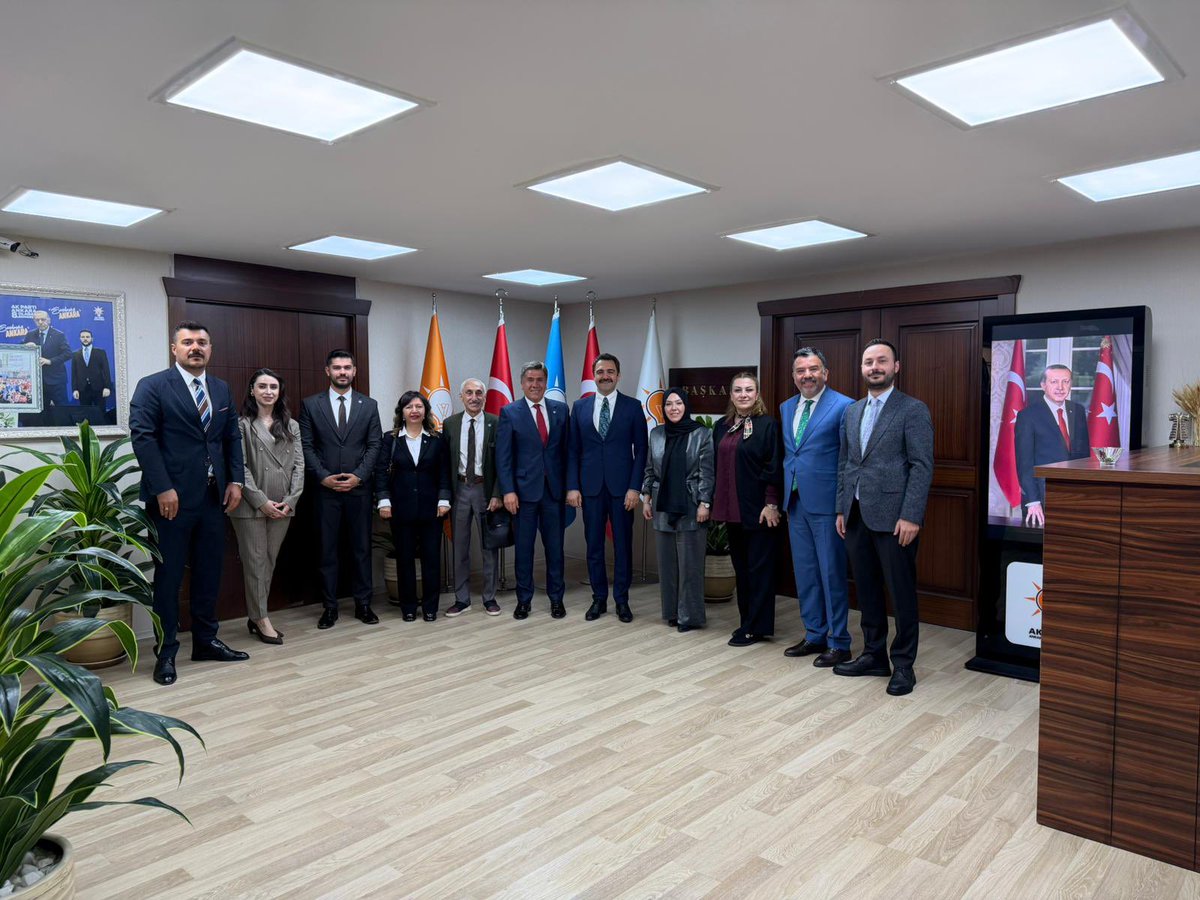 AkpartiAnkara's tweet photo. Kurban Bayramı vesilesiyle bayramlaşma ziyaretleri kapsamında; İYİ Parti Ankara İl Başkanlığı yöneticilerini, Sivil Toplum ve Halkla İlişkiler Başkanlığından Sorumlu İl Başkan Yardımcımız Sn. Mehmet Ali Kayabaşı başkanlığında İl Başkanlığımızda misafir ettik. https://t.co/CGZQapOjzQ
