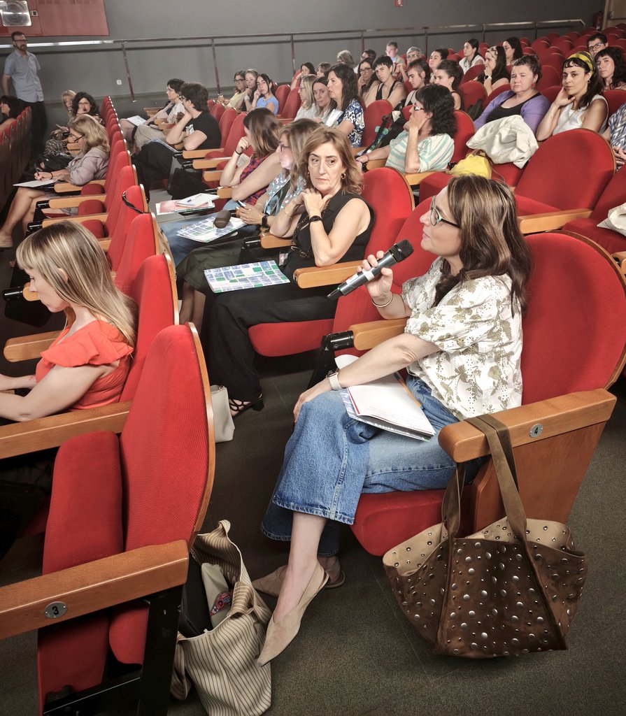 Malva_FSYC's tweet photo. @Martaal1974 @fundsalcom @AyuntamientoVLL @PNSDgob @generoydrogas Tras el turno de preguntas, súper interesante, vamos al descanso. En breve comenzamos la mesa de experiencias de abordaje de violencias sexuales y usos de drogas con persp. de género.

Gracias, @generoydrogas, María Giaever, @Martaal1974 y Raquel Carravedo. Un lujo escucharos 💚 https://t.co/otKPxgTIfc