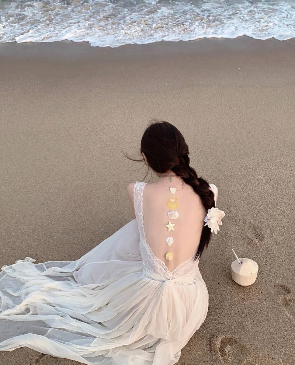 uyn1612's tweet photo. Salt in the air, sunshine on my skin, and happiness in every wave 🌊✨

#BeachDay #OceanVibes #SummerMood #SeaLife #GoodVibes #TravelLife #BeachGirl https://t.co/CTRL59EQ9o