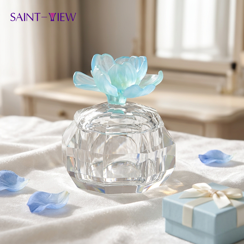 AnandaLu1's tweet photo. ✨ Stuck on what to gift? This piece checks every box ✅ 
A delicate handcrafted camellia bloom 🌸 crowns a faceted crystal jar, blending timeless beauty with everyday function 💎. 
#SAINT-VIEW #Gift #Camellia #Flower #CrystalDecor #HandcraftedGifts https://t.co/TCKpKf9zwj