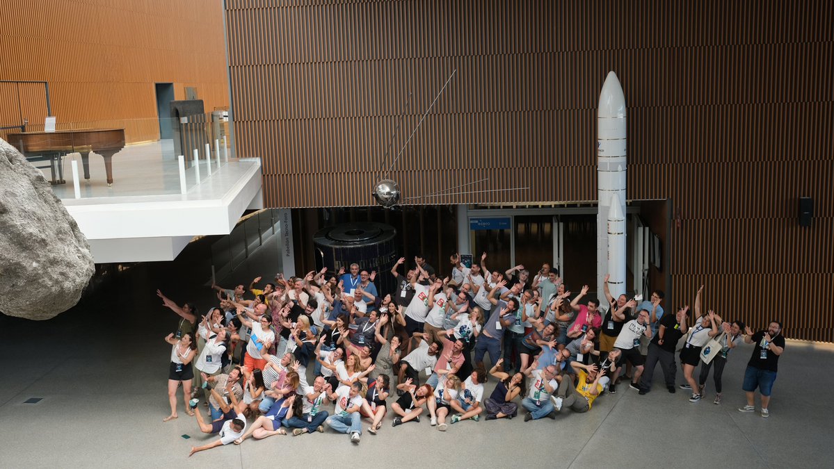 EseroSp's tweet photo. Vuelve el Summer Camp ! Del 1 al 4 de julio en el Parque de las Ciencias tendrá lugar la segunda edición de este campamento de formación para el profesorado. Anunciaremos próximamente plazo de inscripción. 125 plazas a cubrir por riguroso orden de inscripción. @esa, #EsaEducation https://t.co/2S91sN33hB